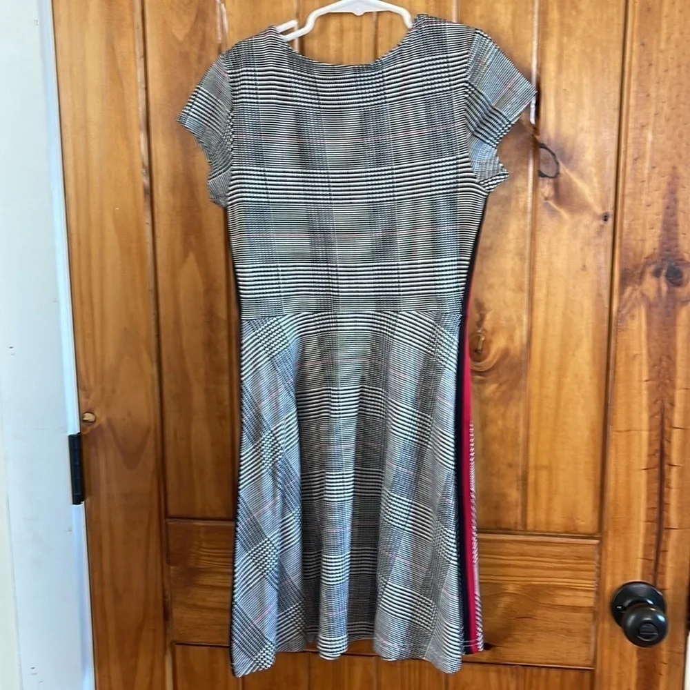 Children’s place girls houndstooth plaid black white stripe knit dress size 7/8